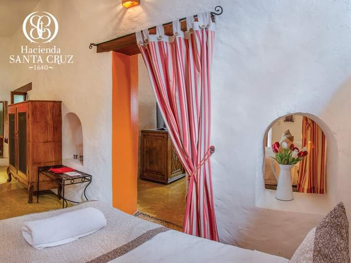 habitación junior suite, 1 cama king size y 2 camas individuales (copia)