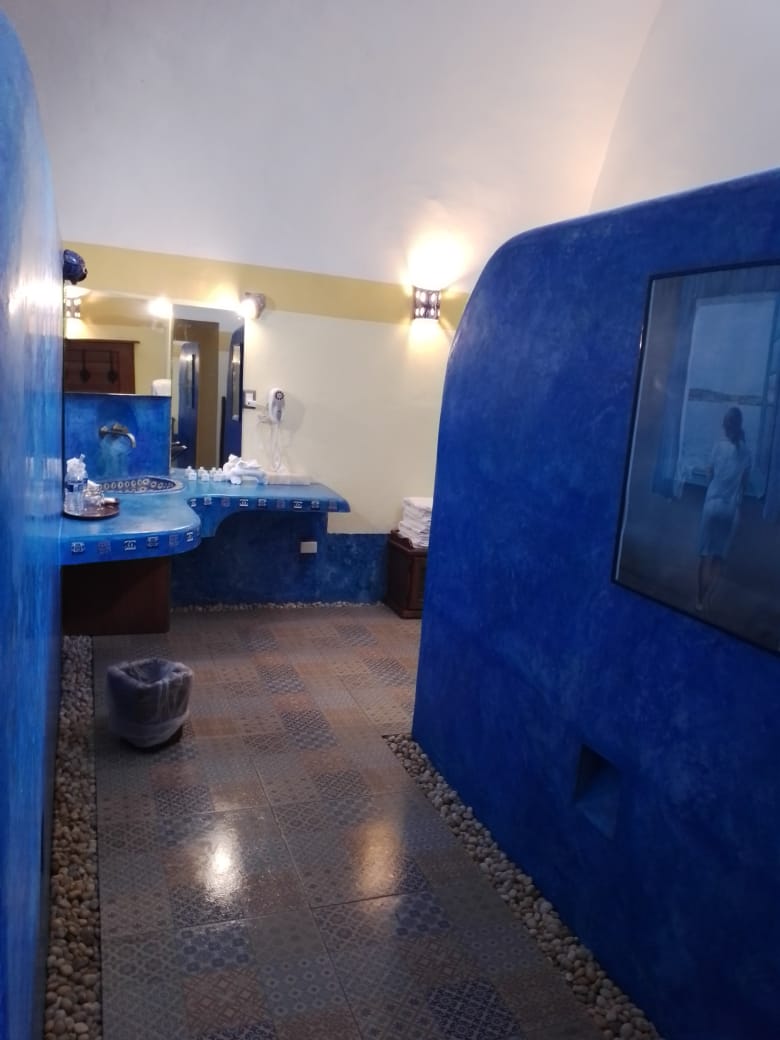 habitación master suite, 1 cama king size y 2 camas individuales